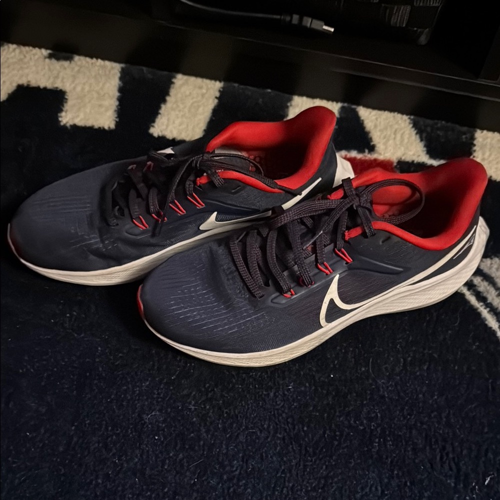Nike Black and Red Athletic Shoes with Sporty Design